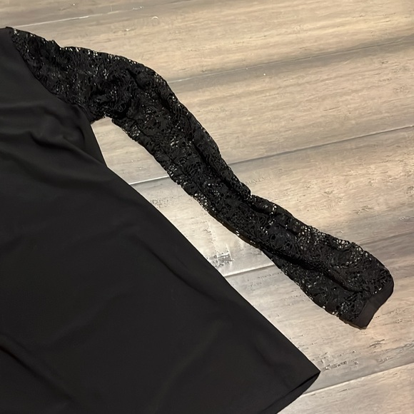 Women’s Black Long-sleeve Top with Lace Sleeves - Picture 4 of 5